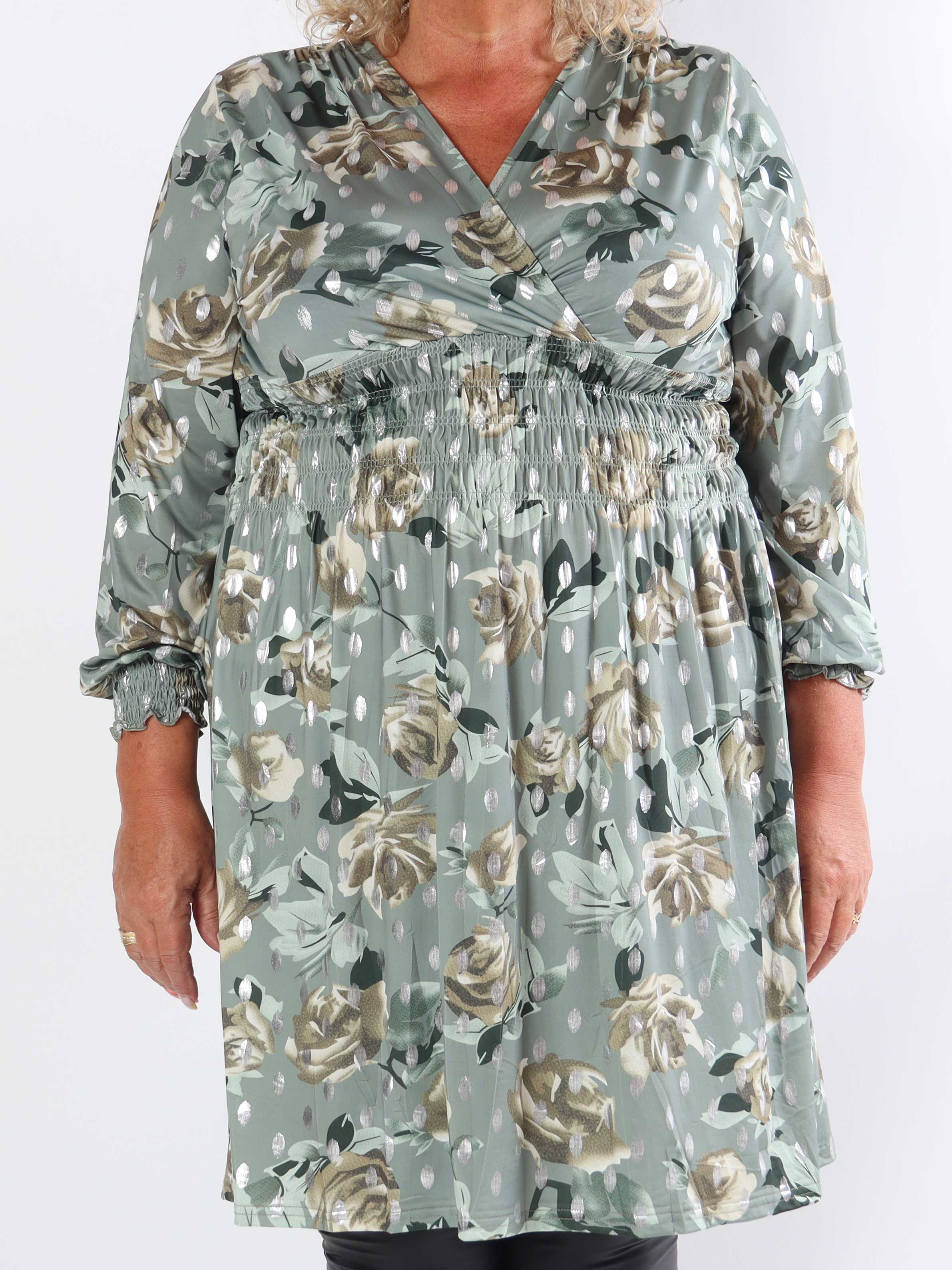 Pams Blossom Short L/S - Plus size kjole i krølfrit stof med sølv detaljer